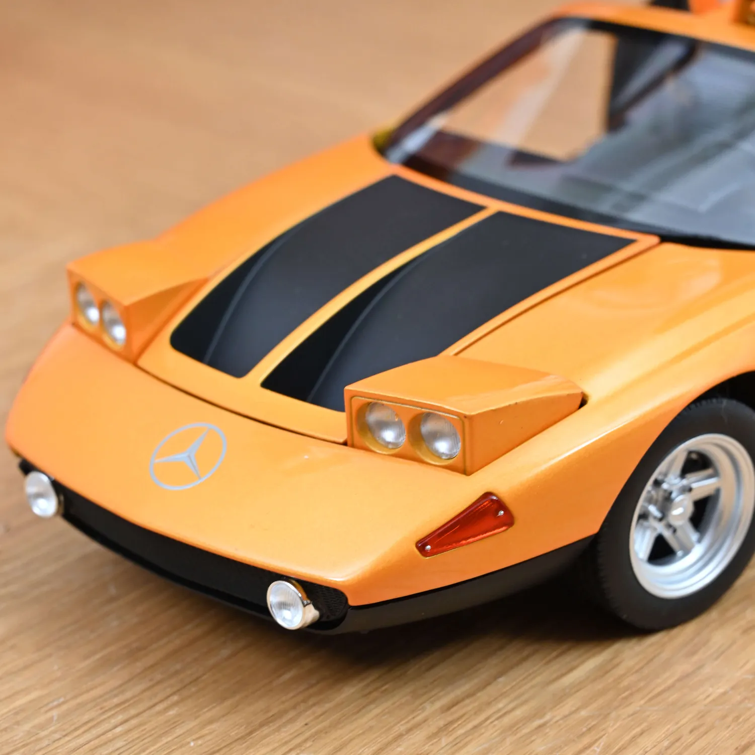 Norev Mercedes C111-II 1970 miniature 1/18 orange métal