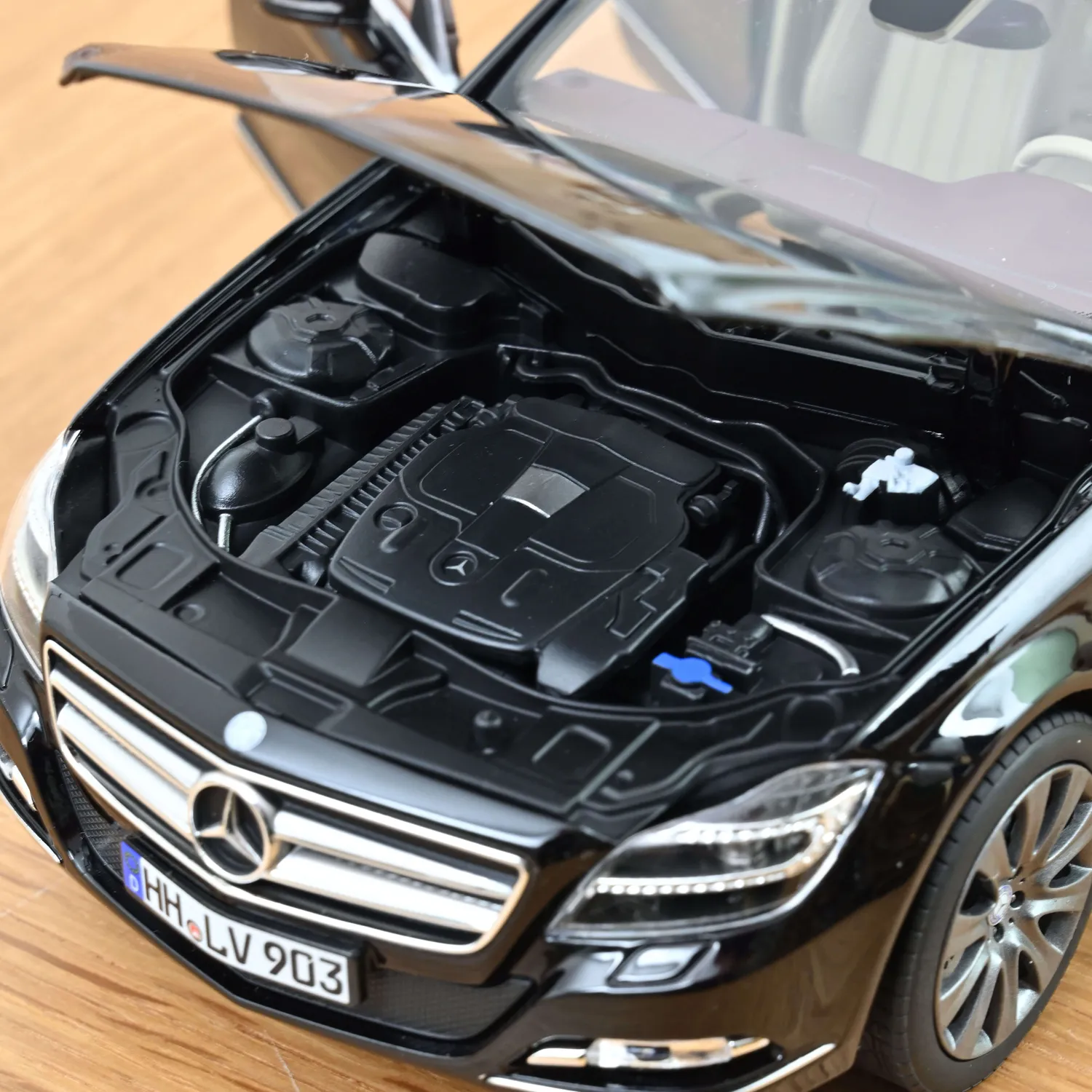 Norev Mercedes CLS Shooting Brake 2011 miniature 1/18 noir