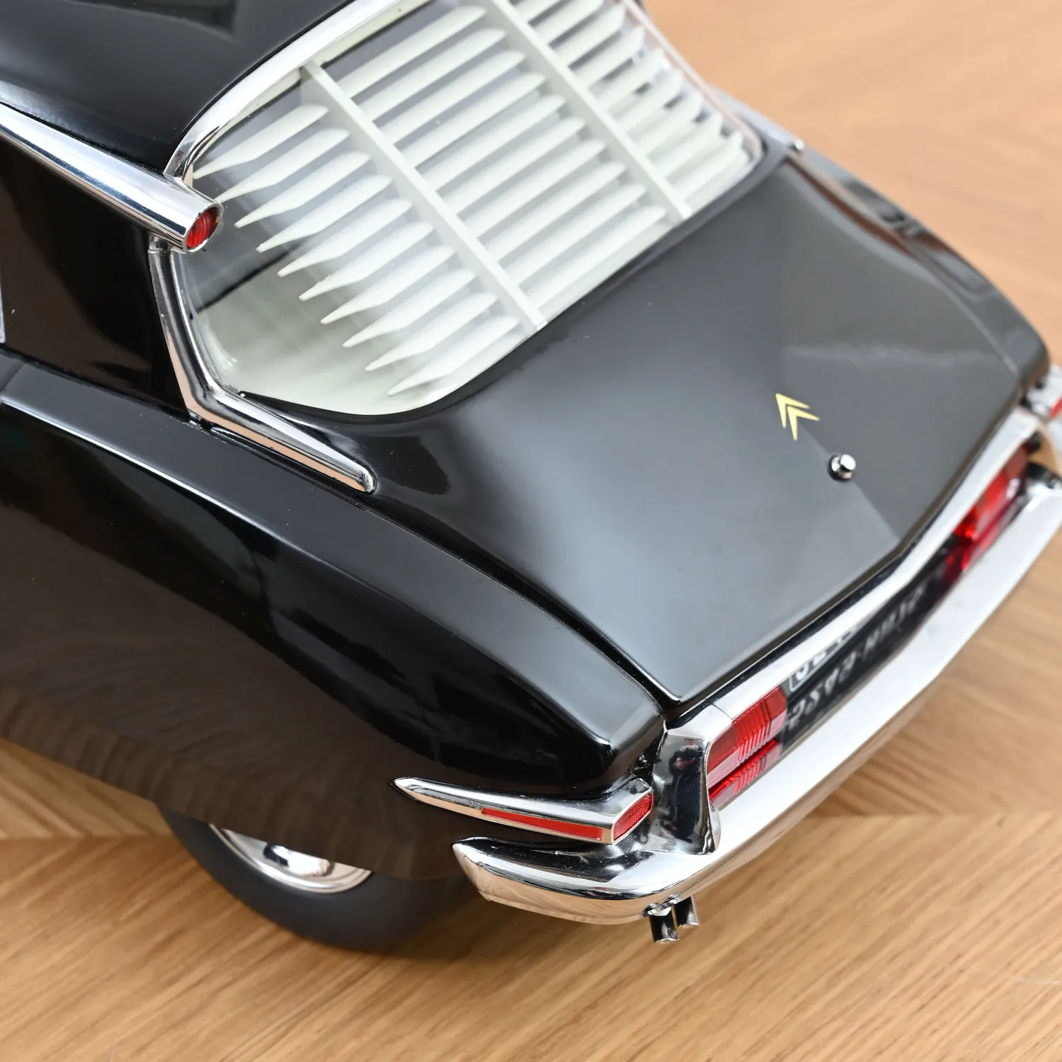 Norev Citroën DS 19 1962 De Gaulle miniature 1/12 noire 250pcs