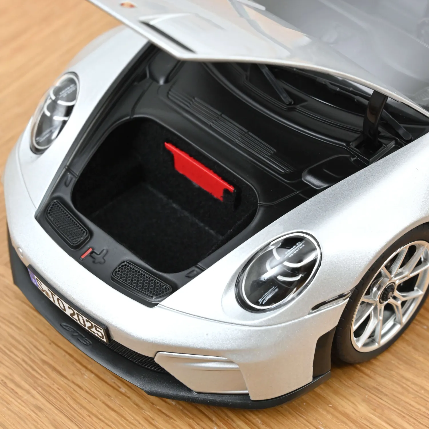 Norev Porsche 911 GT3 Touring miniature 1/18 argent