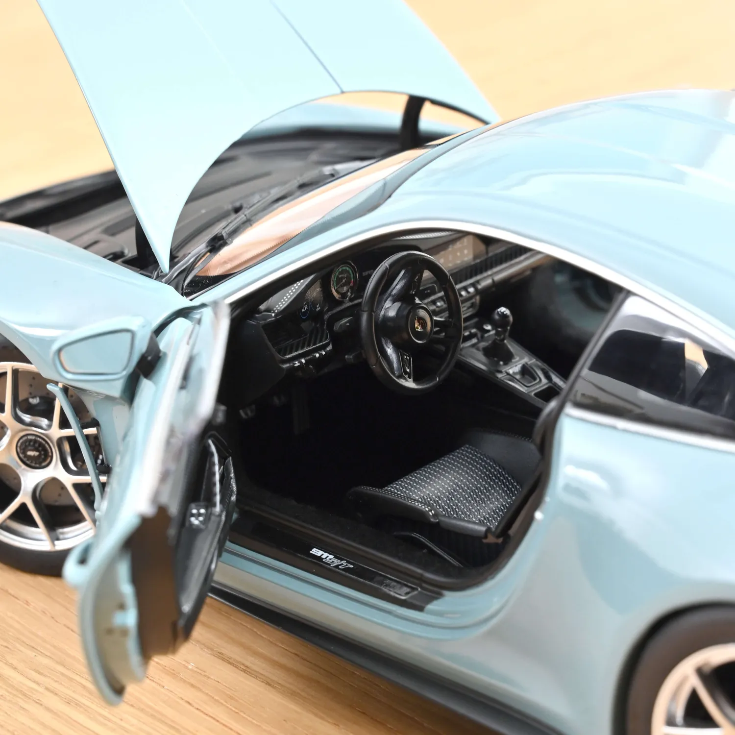 Norev Porsche 911 S/T 2023 miniature 1/18 bleu meissen