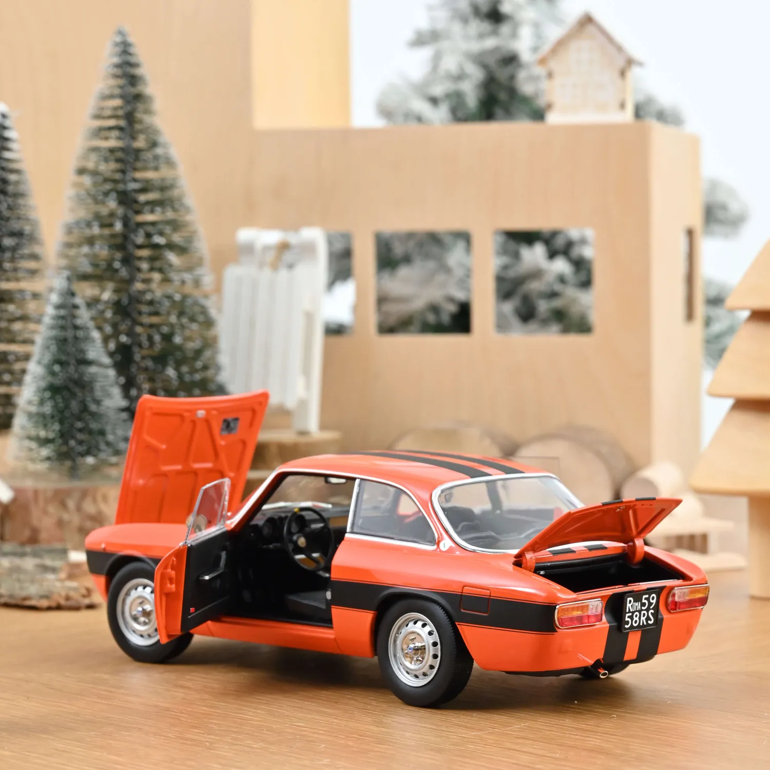 Norev Alfa Romeo 2000 GTV 1973 voiture miniature 1/18 orange