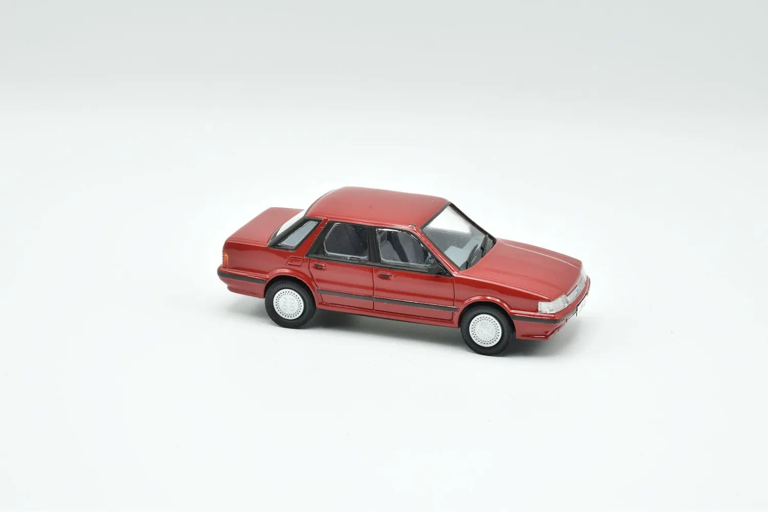 Brooklin Lansdowne Austin Montego 1984 1.6L voiture miniature rouge 1/43
