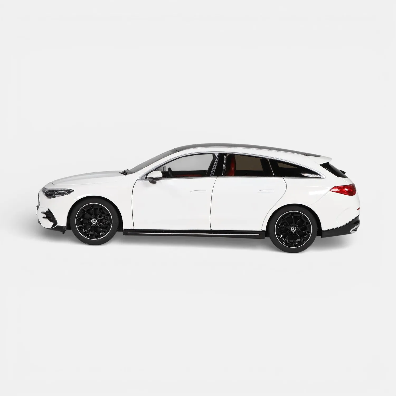 NZG Mercedes CLA Shooting Brake miniature 1:18 blanc