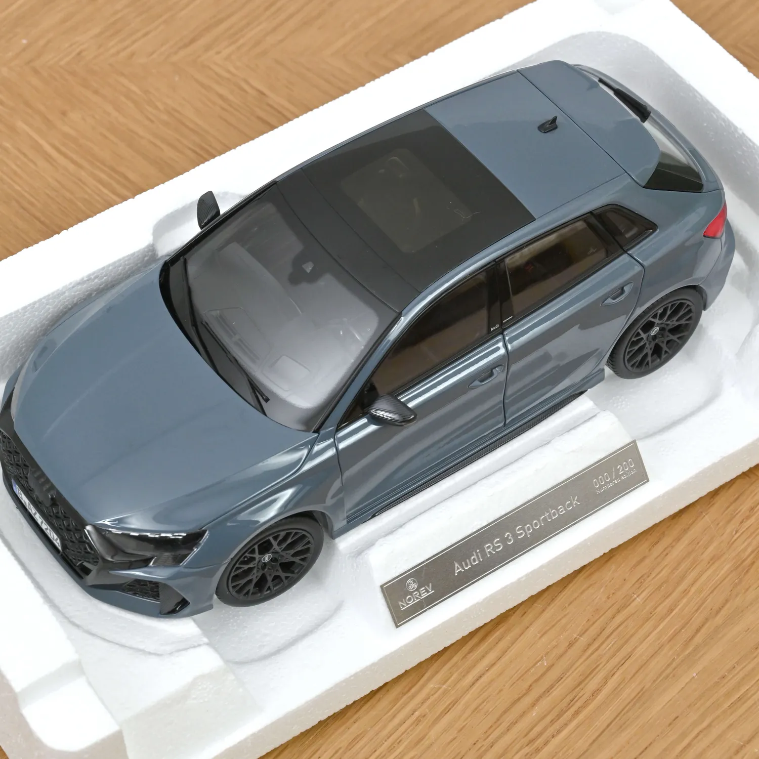 Norev Audi RS 3 Sportback 2025 miniature 1/18 gris kemora