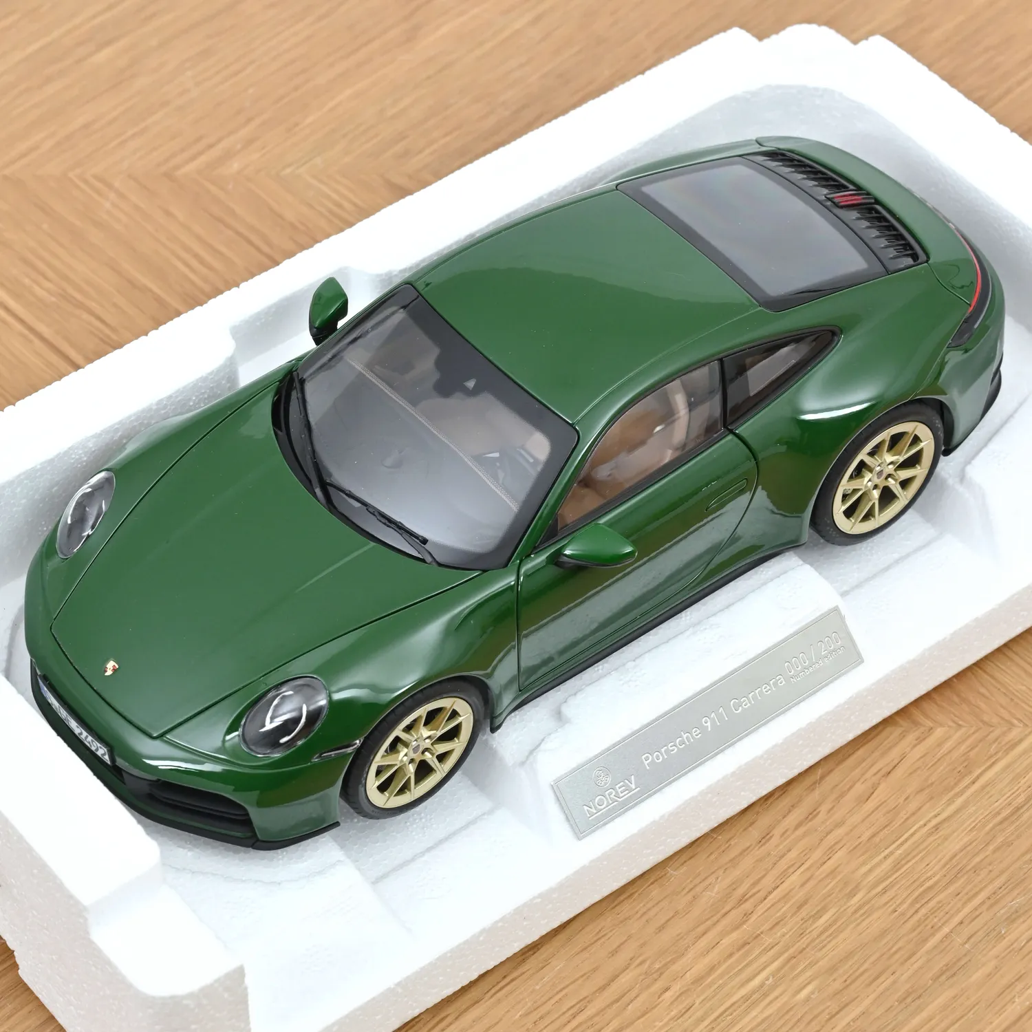 Norev Porsche 911 Carrera 2025 miniature 1/18 vert irlandais 200 pcs