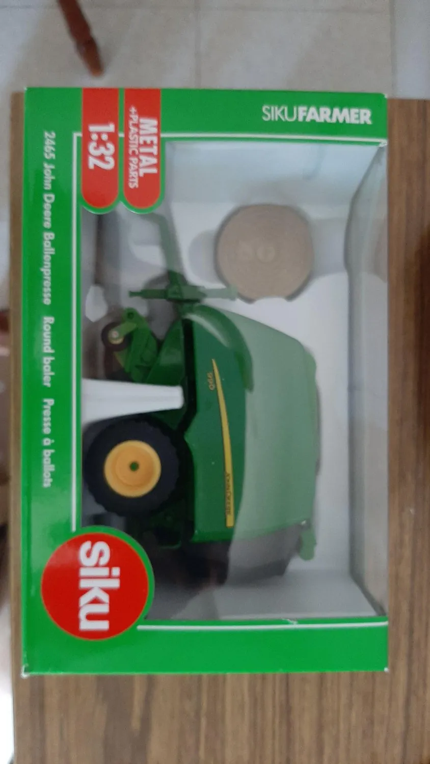 SIKU Farmer 2465 presse à balles John Deere 990 métal 17,3 cm