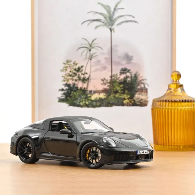 Norev Porsche 911 Targa 4 GTS 2025 voiture miniature Noir 1/18