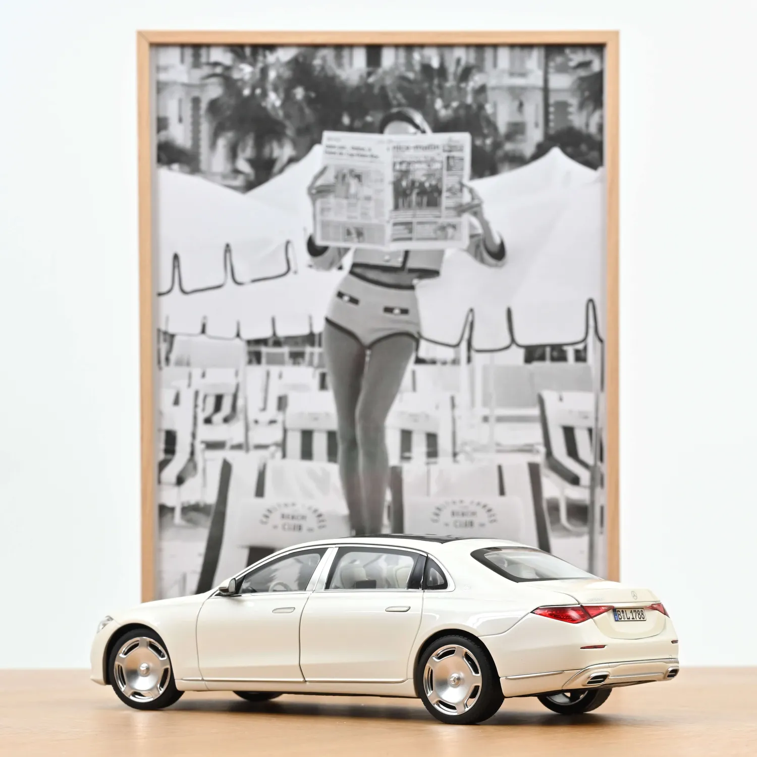 Norev Mercedes-Maybach S 680 1/18 voiture miniature blanc