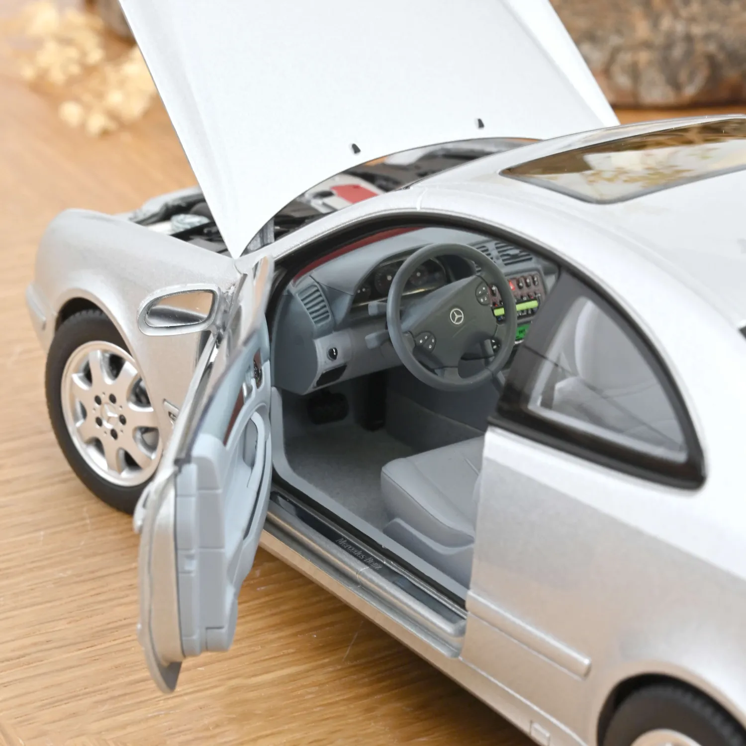 Norev Mercedes-Benz CLK-Class 2000 miniature 1/18 argent brillant