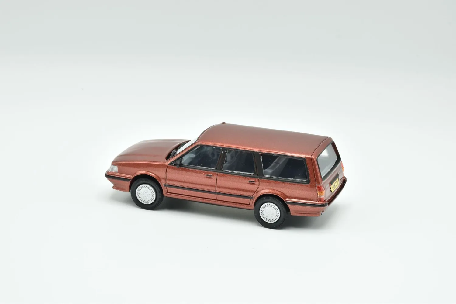 Brooklin Lansdowne 1984 Austin Montego Estate miniature rouge métallisé