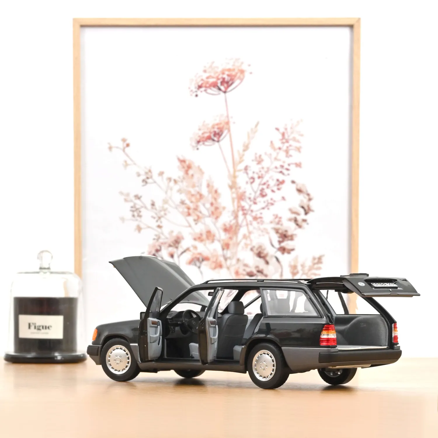Norev Mercedes 300 D T-Modell 1990 miniature 1/18 bleu