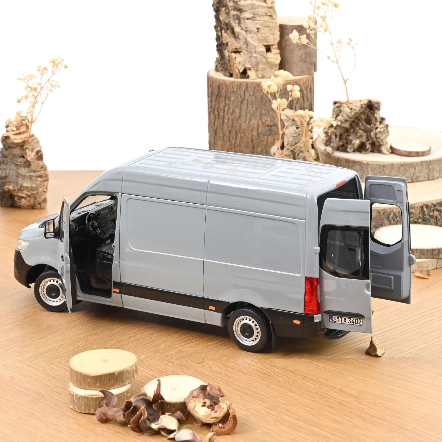 Norev Mercedes Sprinter 2018 miniature 1/18 gris 5 ouvrants