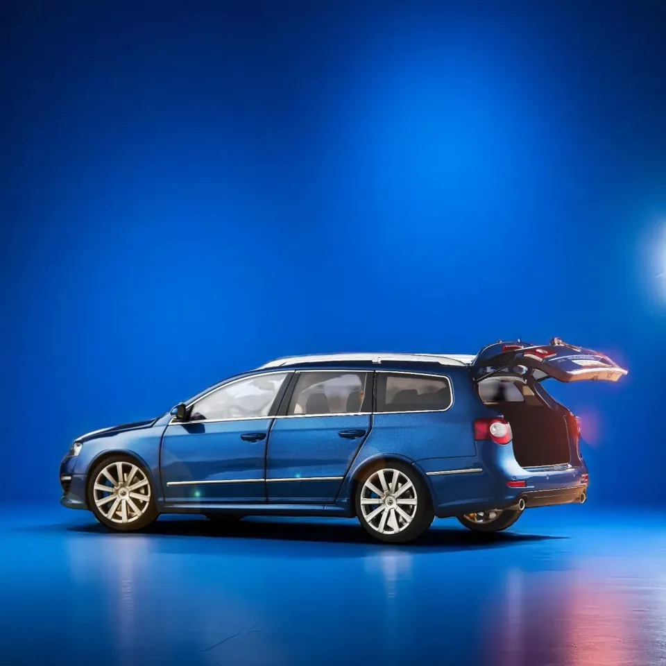 NZG VW Passat R36 break miniature 1:18 bleu biscaya