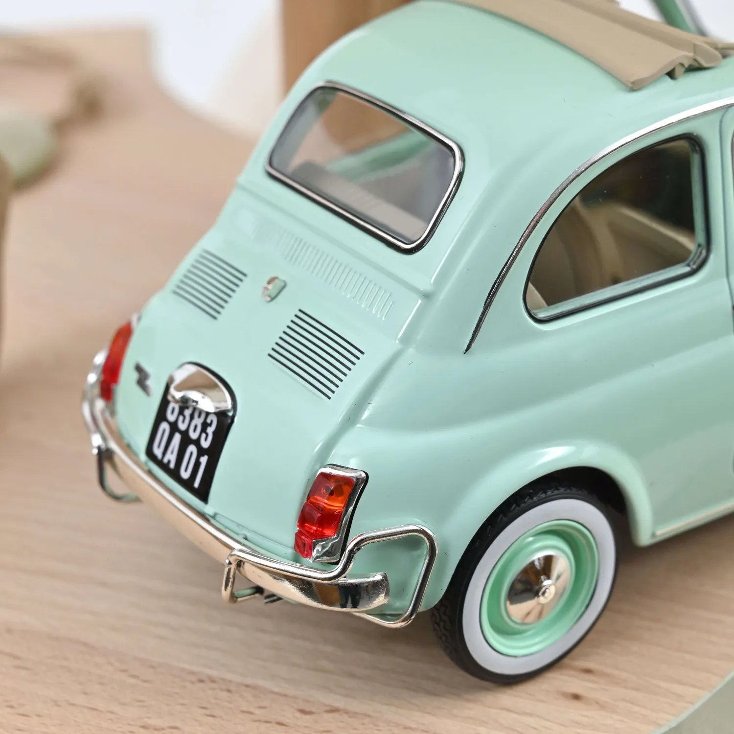 Norev Fiat 500 L 1968 miniature 1/18 bleu cadeau