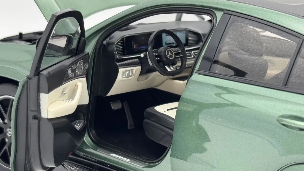 NZG Mercedes-AMG GLE 53e Coupé voiture miniature 1:18 vert