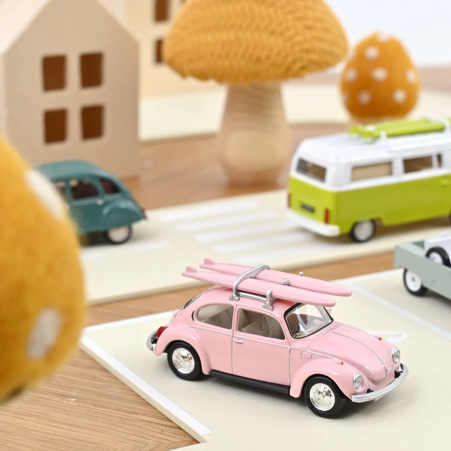Norev Volkswagen Coccinelle 1973 jet-car 1/43 rose surf