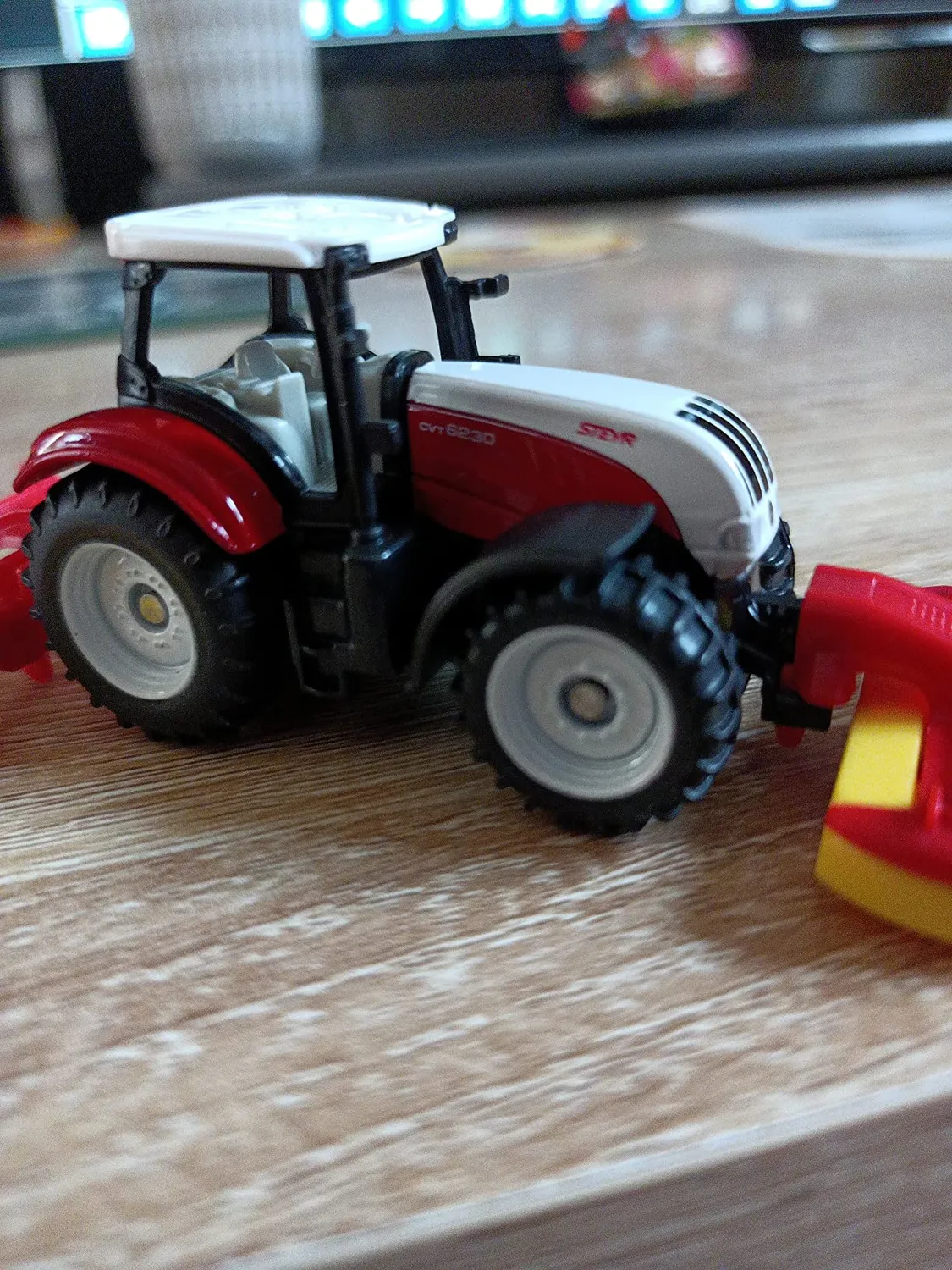 SIKU 1672 Tracteur Steyr faucheuses miniature rouge 11,3cm
