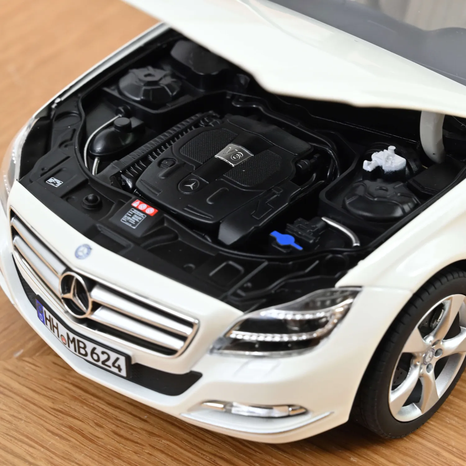 Norev Mercedes CLS Coupe 2011 miniature 1/18 blanc