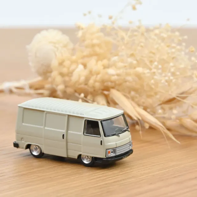 Norev Peugeot J9 fourgon voiture miniature 1/87 beige