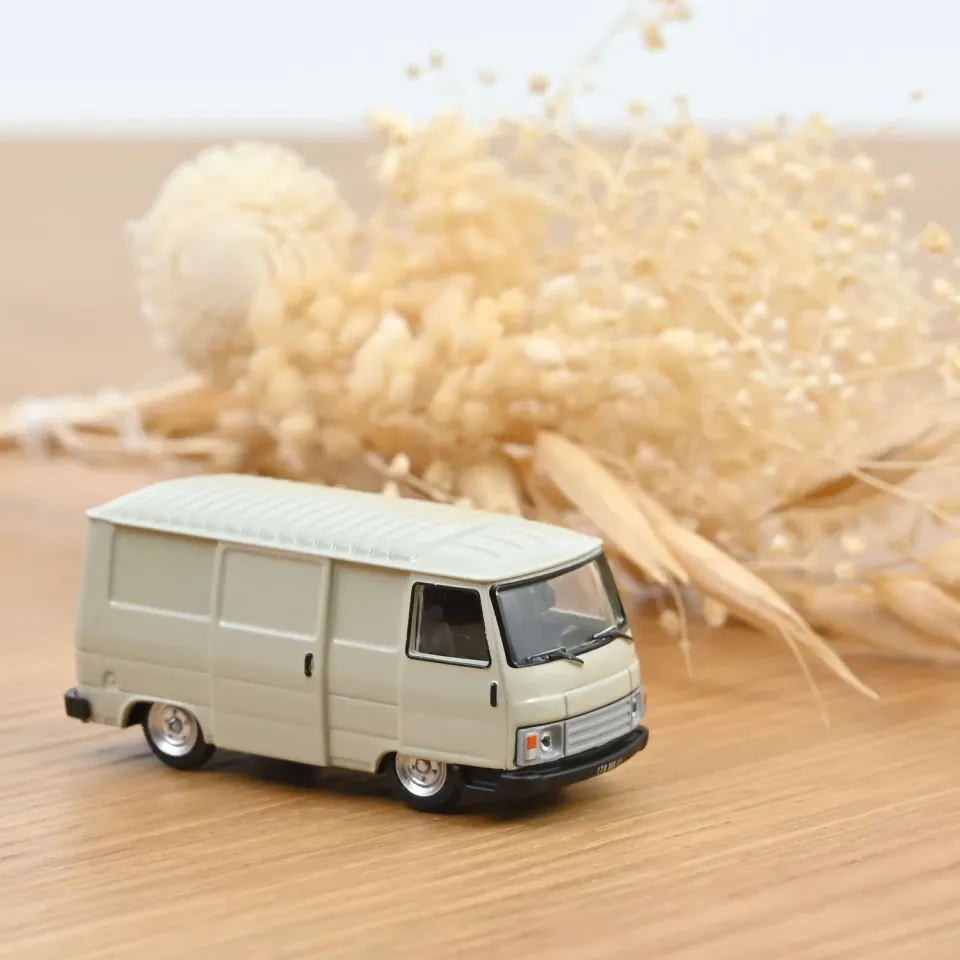 Norev Peugeot J9 fourgon voiture miniature 1/87 beige