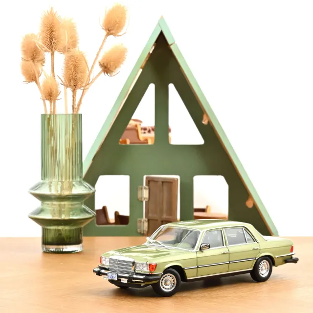Norev Mercedes 450 SEL miniature 1/18 vert argent US 1979