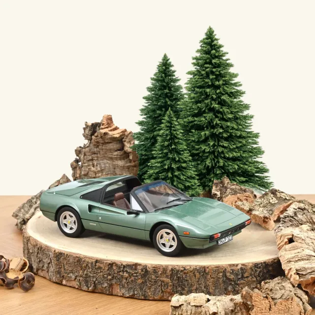 Norev Ferrari 308 GTS 1982 miniature 1/18 verde medio