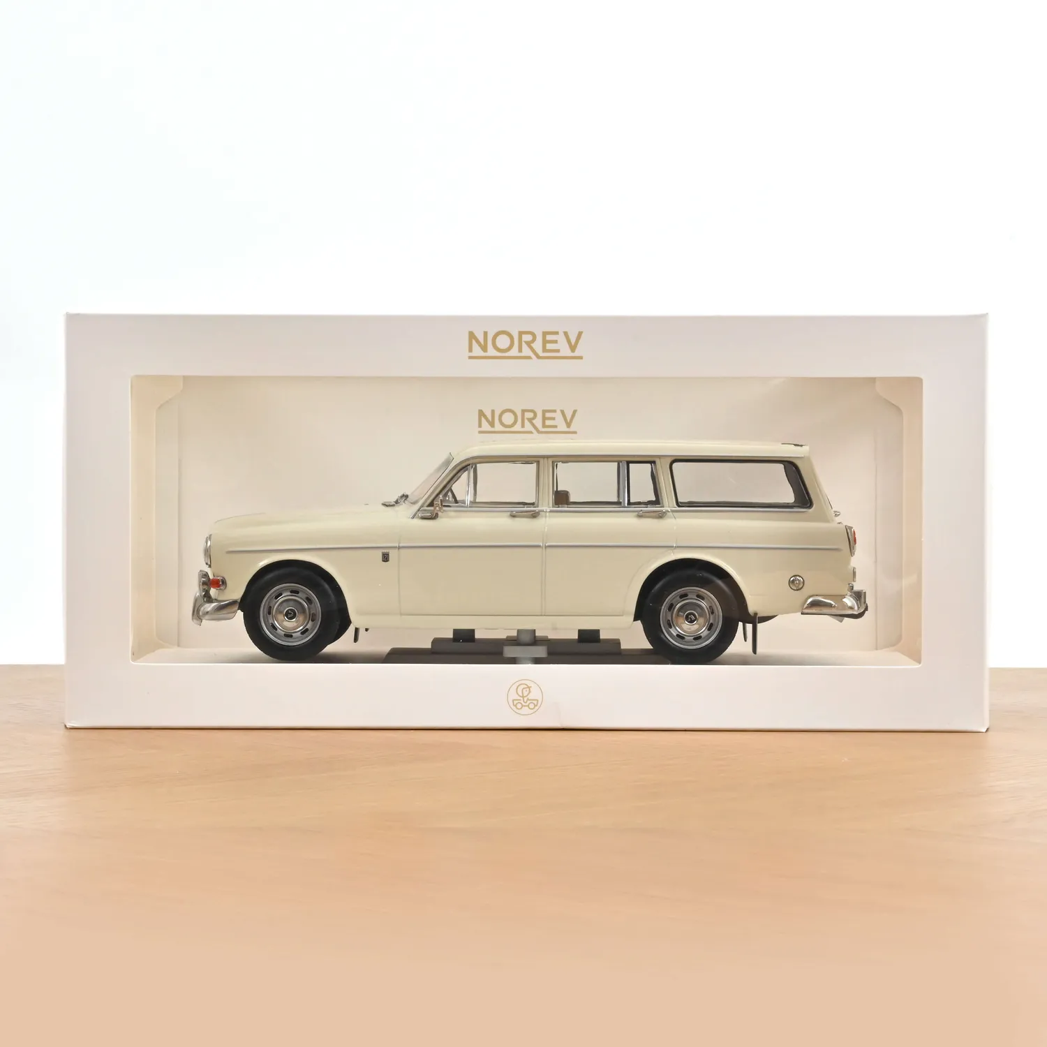 Norev Volvo Amazon Break 1968 miniature 1/18 blanc perle