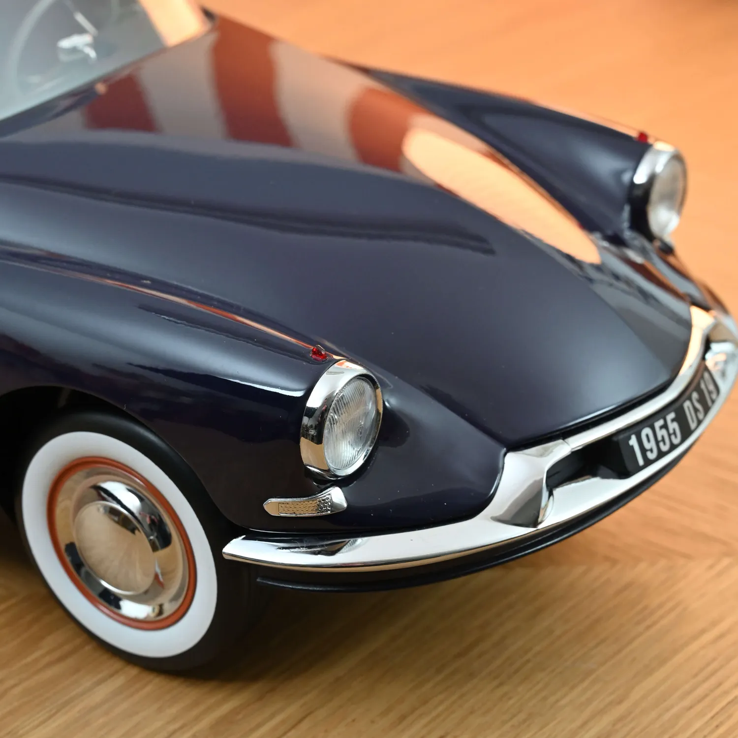 Norev Citroën DS 19 1955 miniature 1/12 aubergine