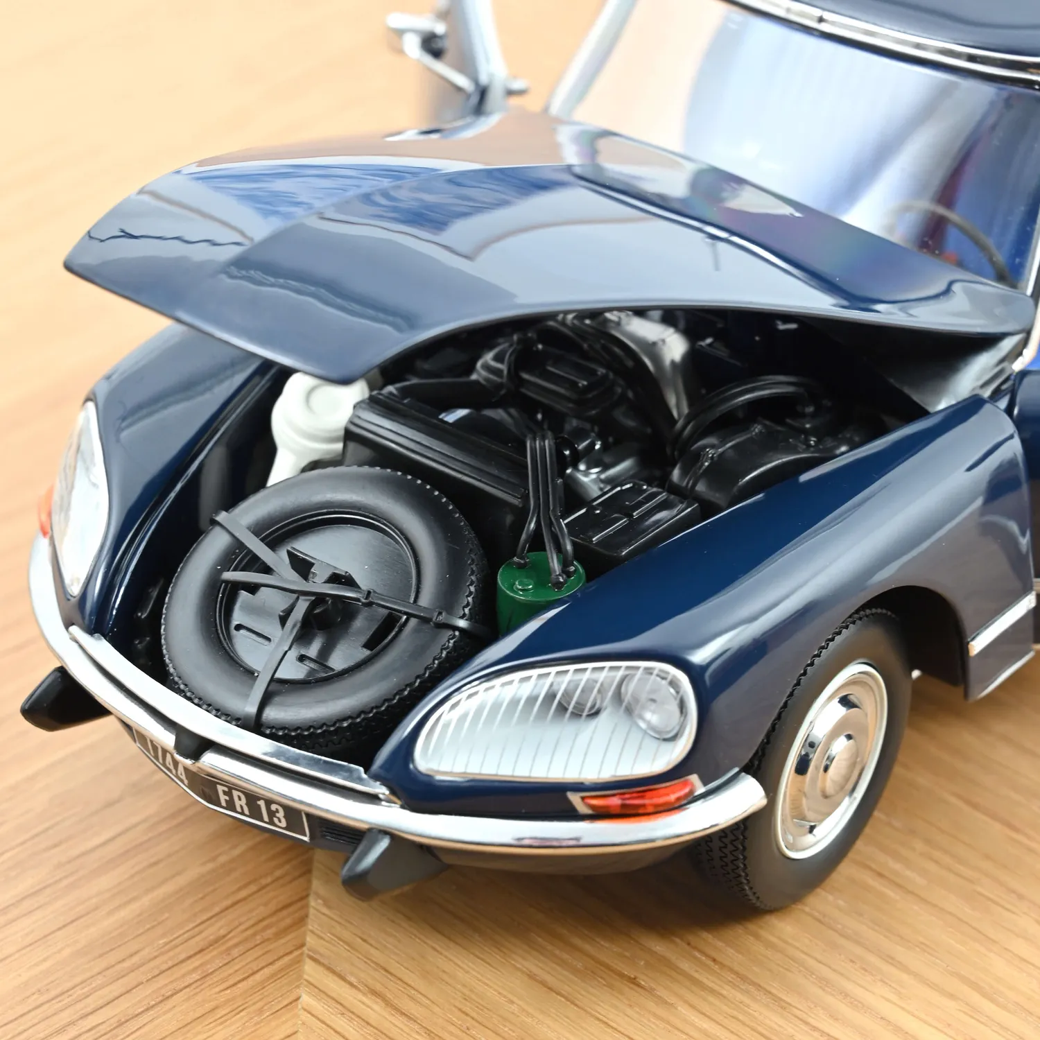 Norev Citroën DS 23 Pallas 1974 miniature 1/18 bleue