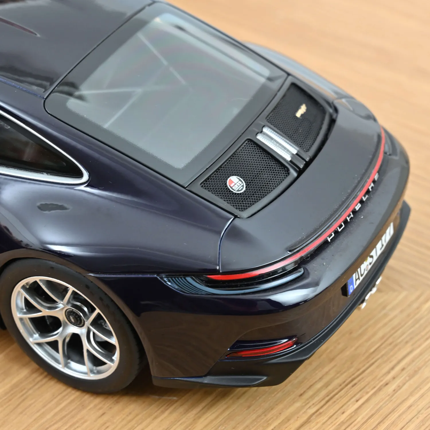 Norev Porsche 911 S/T 2023 voiture miniature 1/18 violet 400 pcs