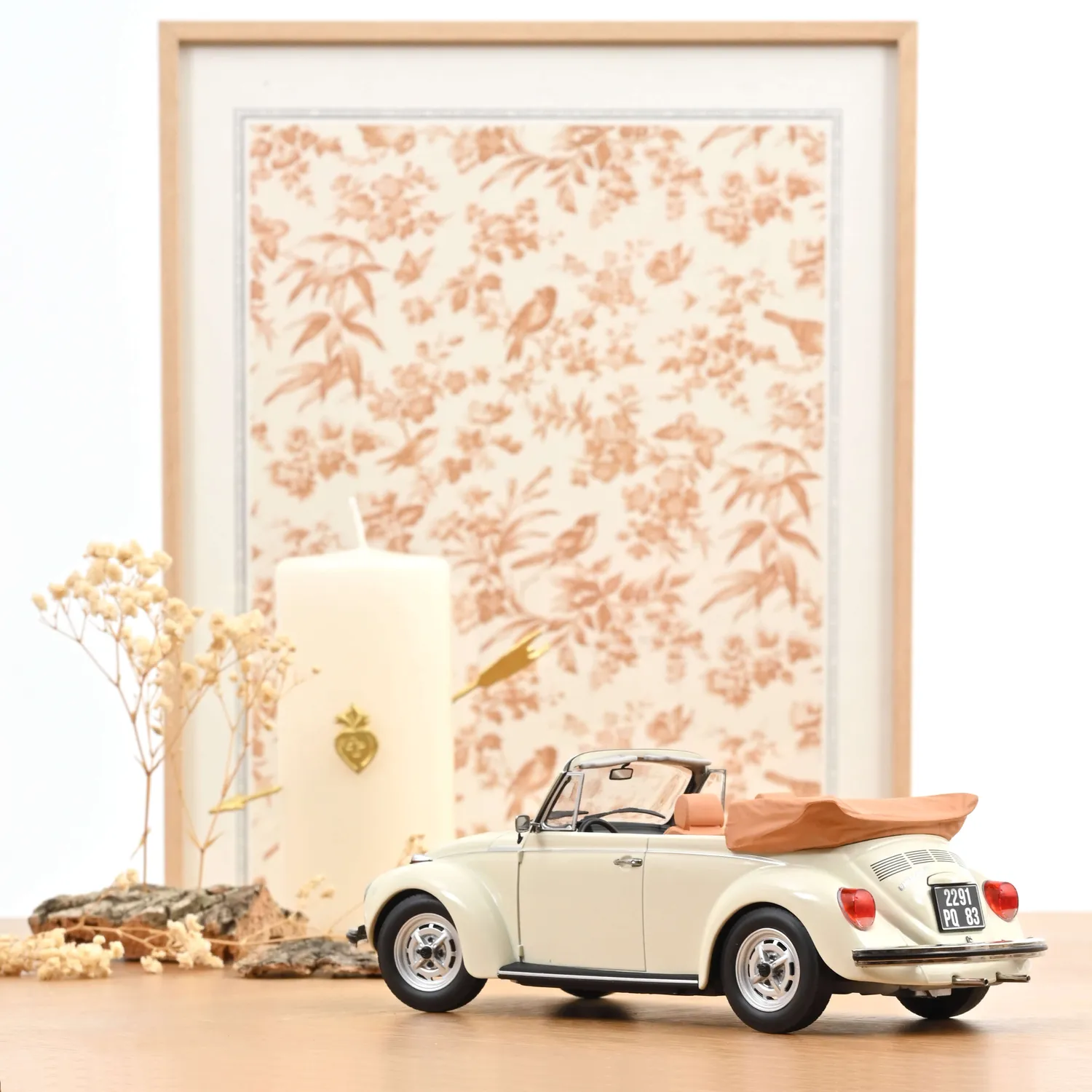 Norev VW 1303 Coccinelle Cabriolet 1972 voiture miniature 1/18 crème