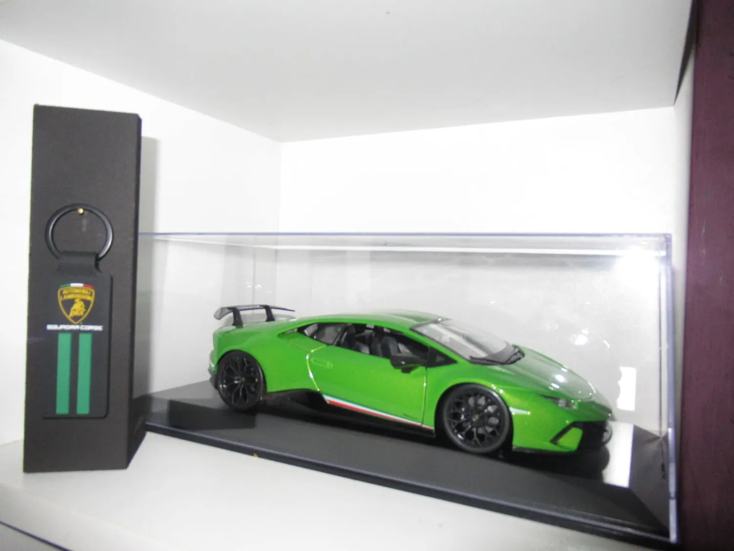 Maisto Lamborghini Huracan Performante miniature métal 1/18 ouvrants