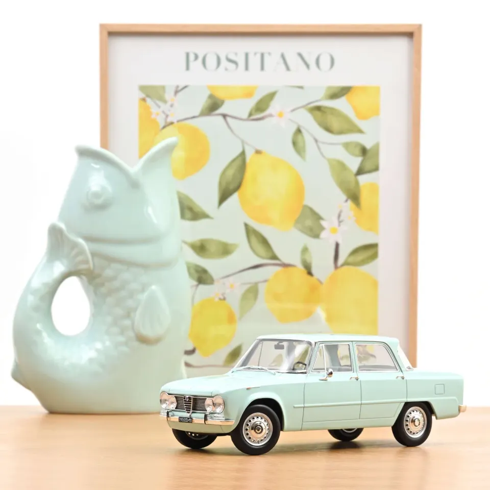 Norev Alfa Romeo Giulia TI 1964 miniature 1/18 bleu ciel