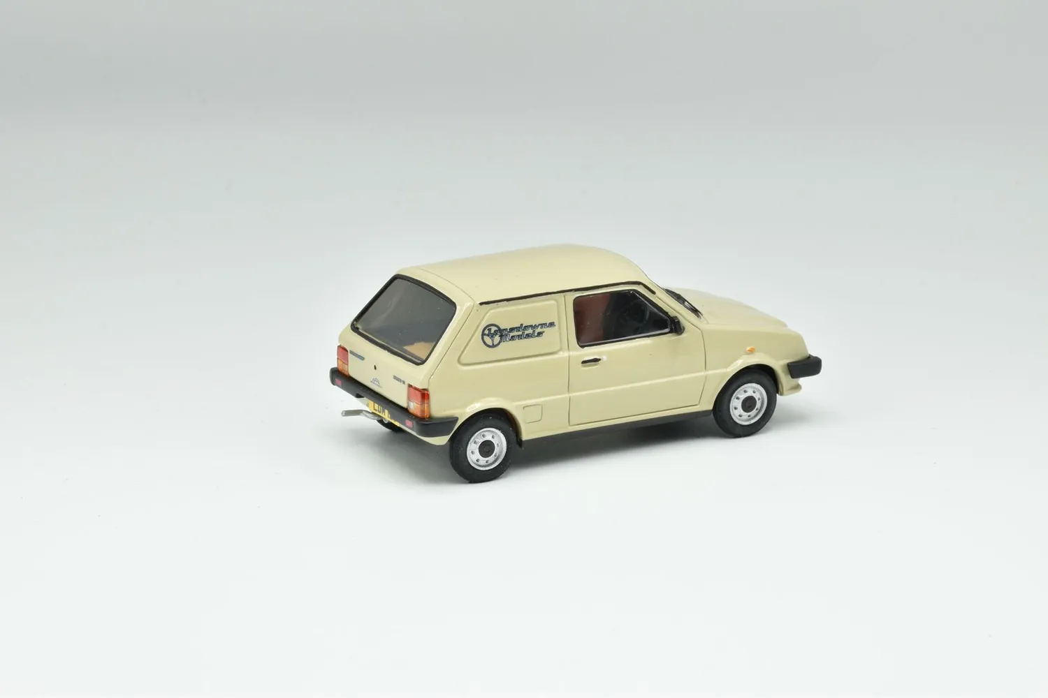Brooklin Lansdowne 1982 Morris Metro Van miniature beige