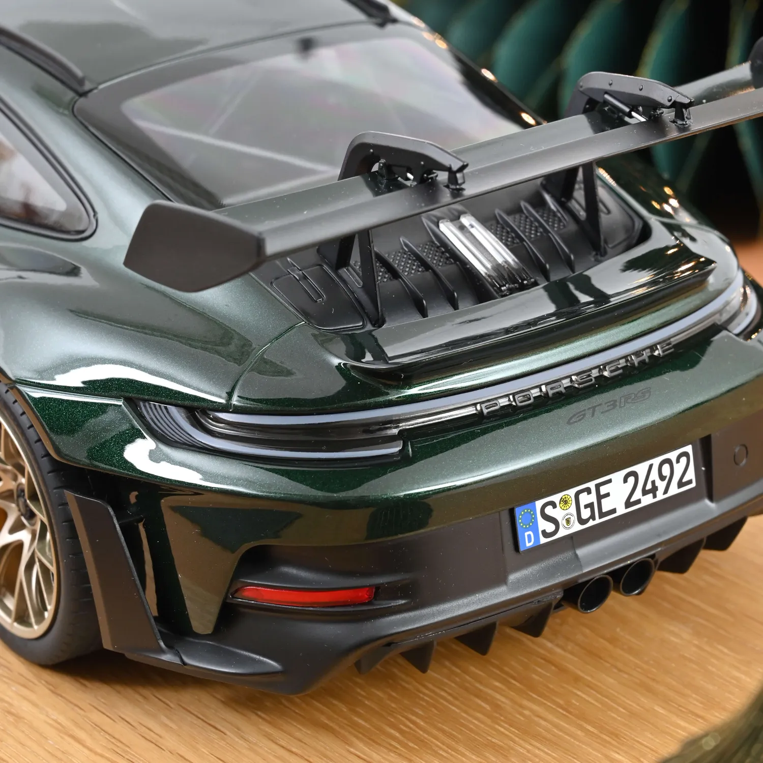 Norev Porsche 911 GT3 RS 2022 miniature 1/12 vert jet noir