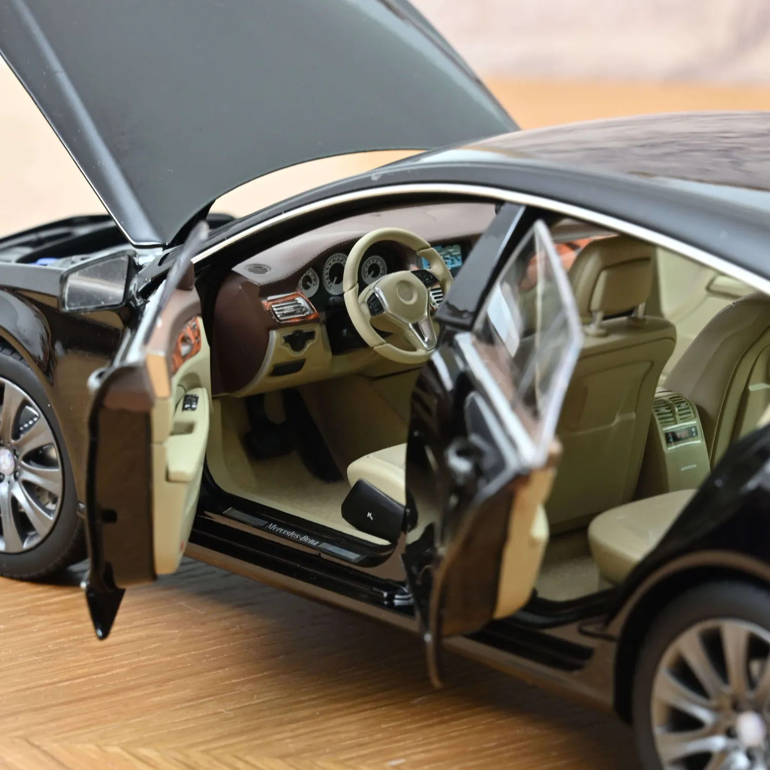 Norev Mercedes CLS Shooting Brake 2011 miniature 1/18 noir