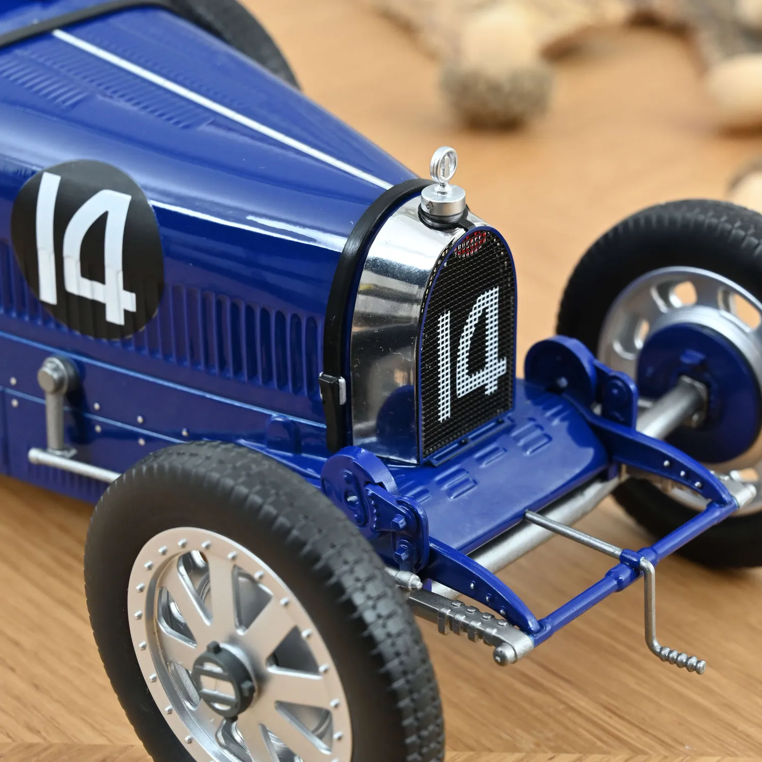 Norev Bugatti T35 1925 voiture miniature bleu foncé 1/12 course