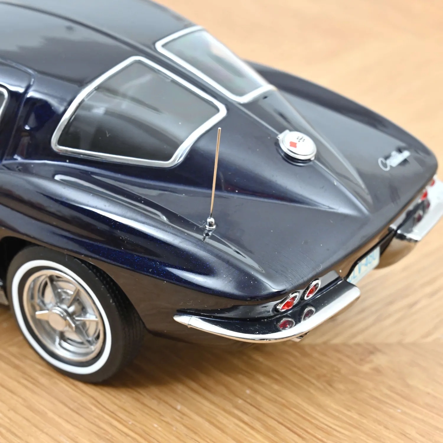 Norev Chevrolet Corvette Sting Ray 1963 miniature 1/18 bleu