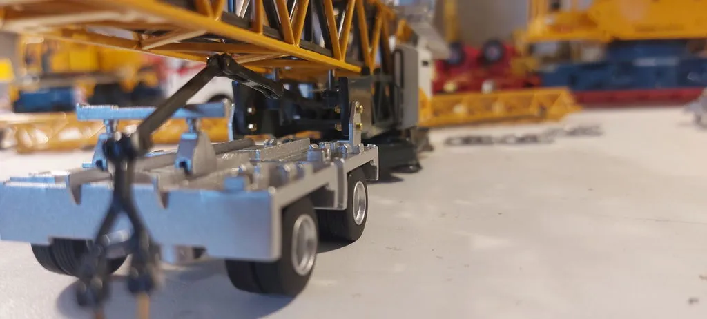 NZG Liebherr 81 K.1 grue miniature 1/50 fonctionnelle