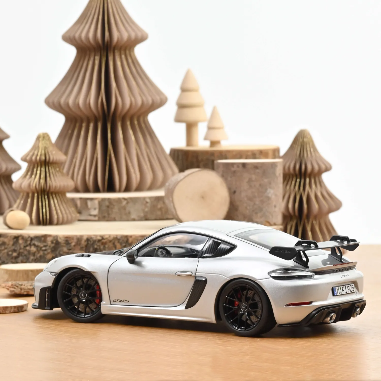 Norev Porsche Cayman GT4 RS Weissach miniature 1/18 argent 2023