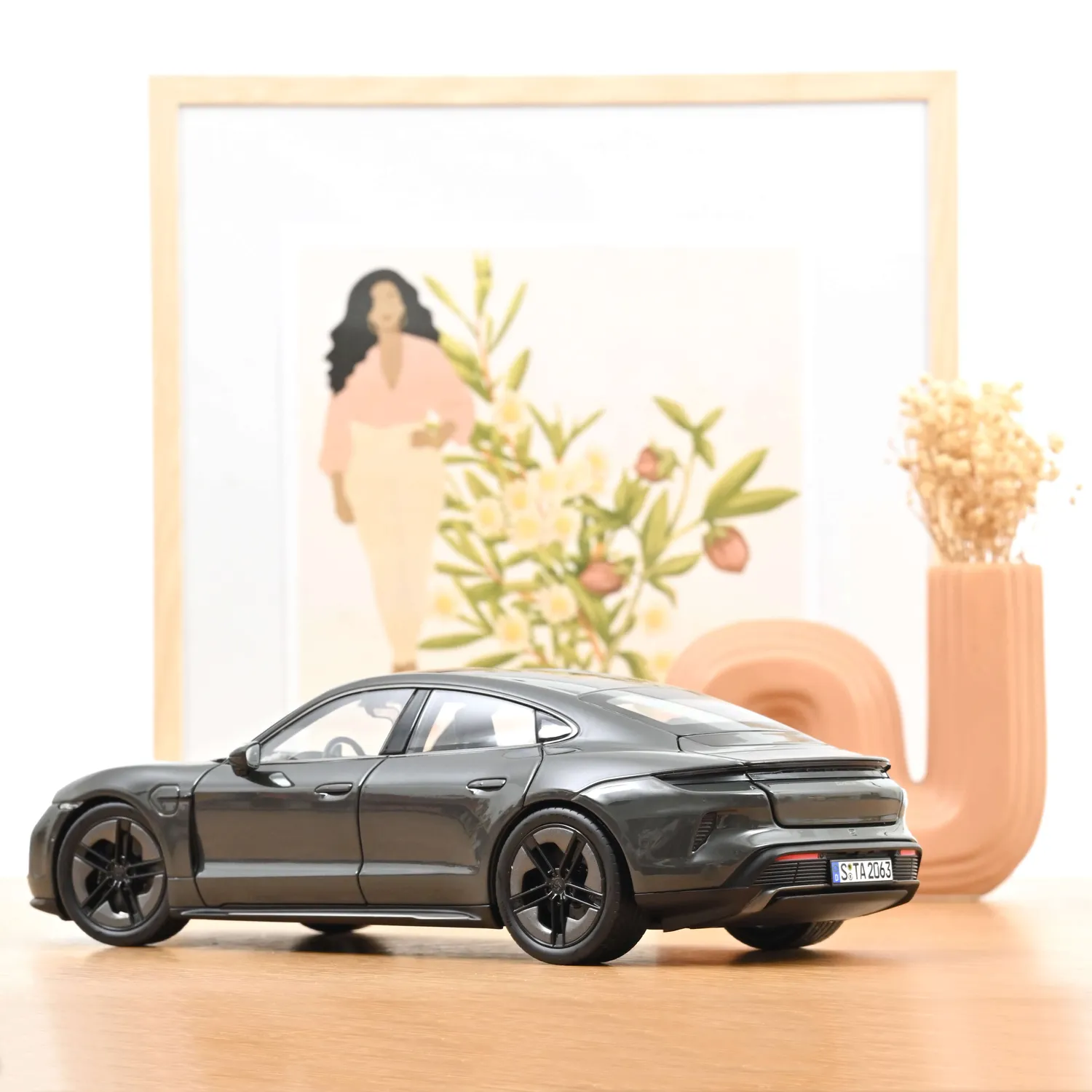 Norev Porsche Taycan Turbo S 2024 miniature 1/18 Gris