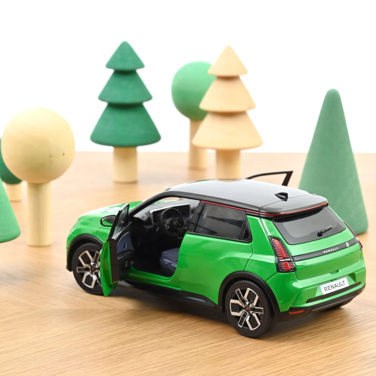 Norev Renault 5 E-Tech 2024 voiture miniature 1/18 Vert Pop Noir