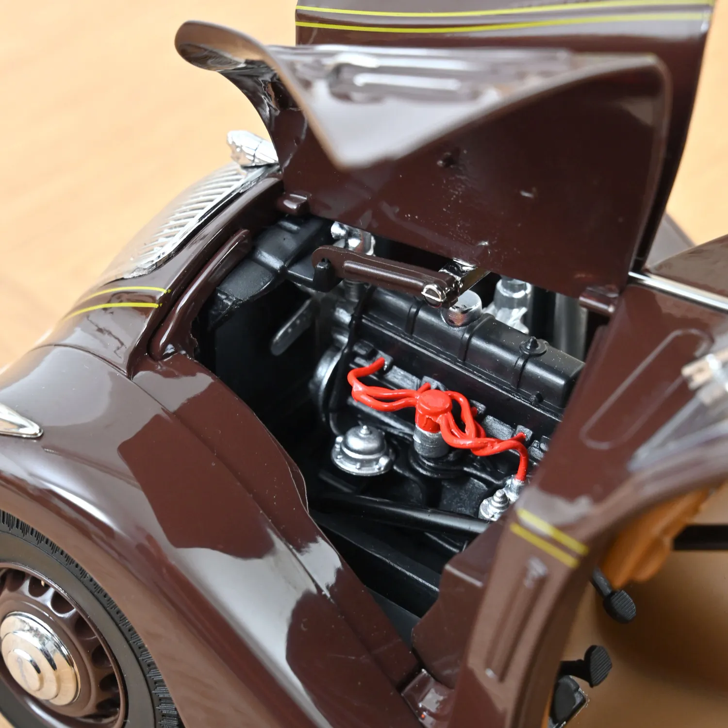 Norev Peugeot 402 Eclipse 1937 voiture miniature 1/18 chocolat