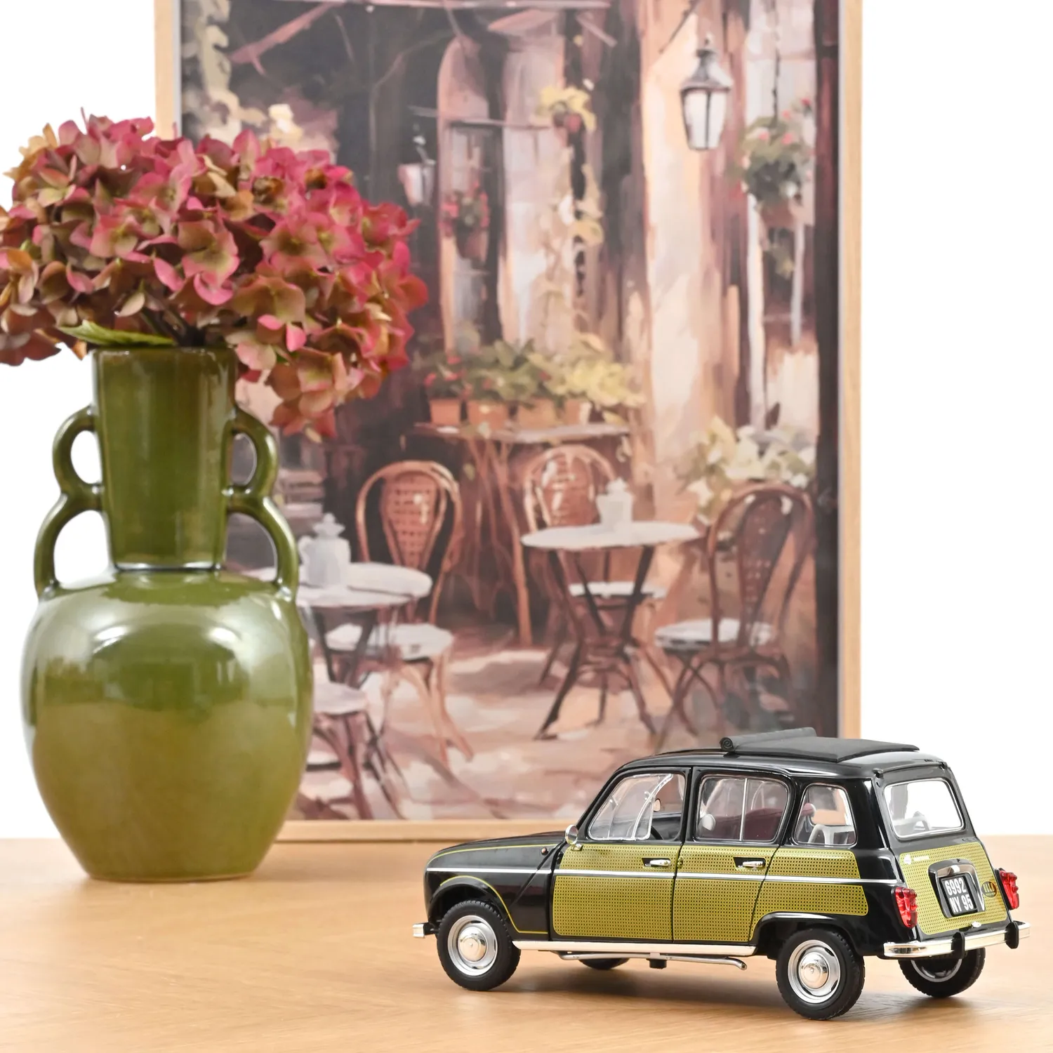 Norev Renault 4 Parisienne 1963 voiture miniature 1/18 200 ex noire