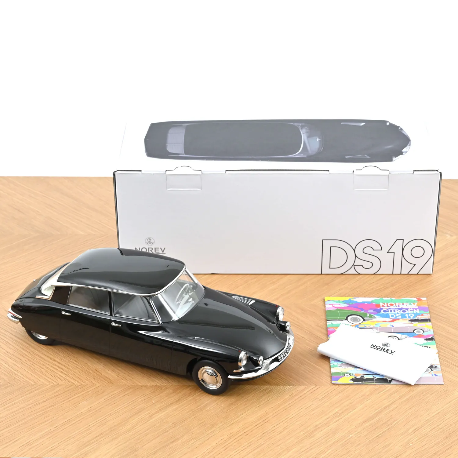 Norev Citroën DS 19 1962 De Gaulle miniature 1/12 noire 250pcs