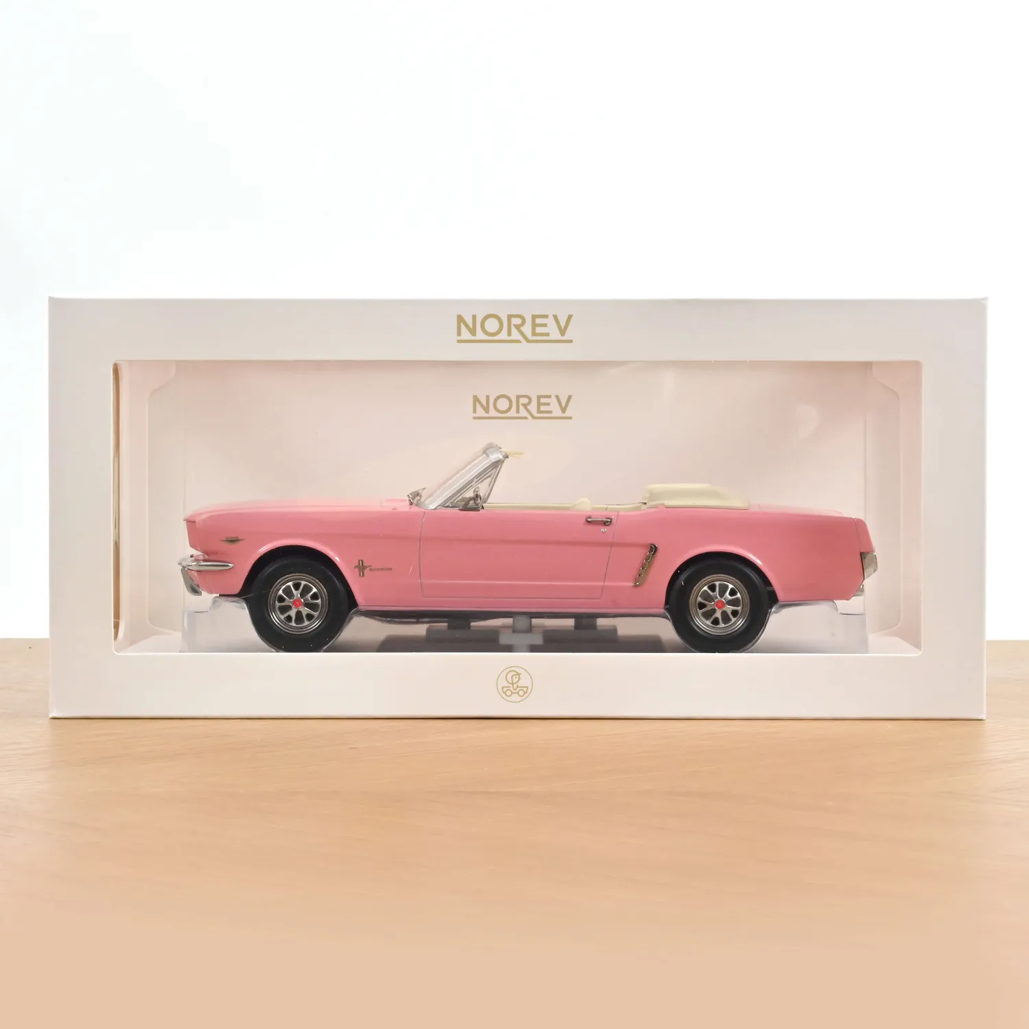 Norev Ford Mustang Convertible 1965 miniature 1/18 rose
