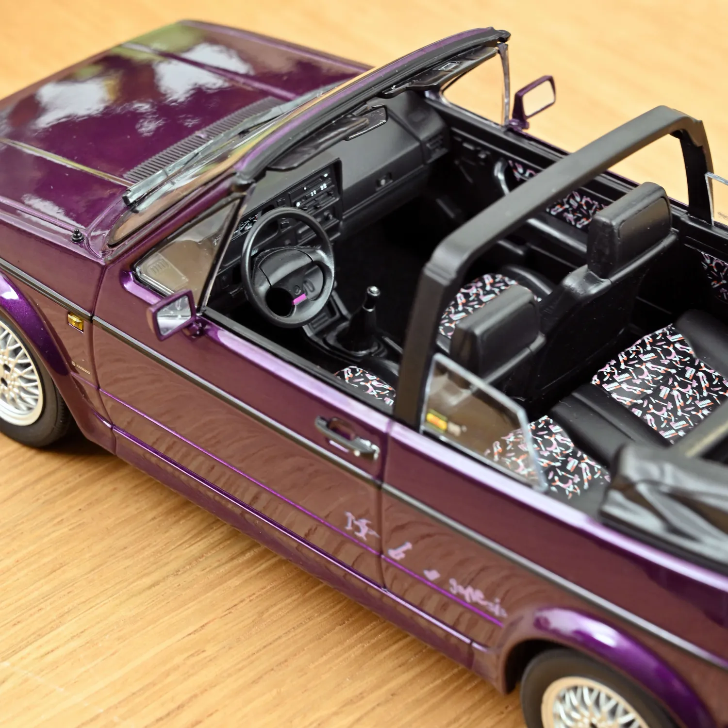 Norev VW Golf Cabriolet 1992 miniature 1/18 violet 500pcs