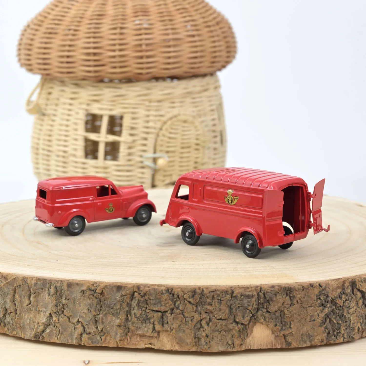 Norev Renault 1000kg Dauphinoise miniature 1/43 postes belges