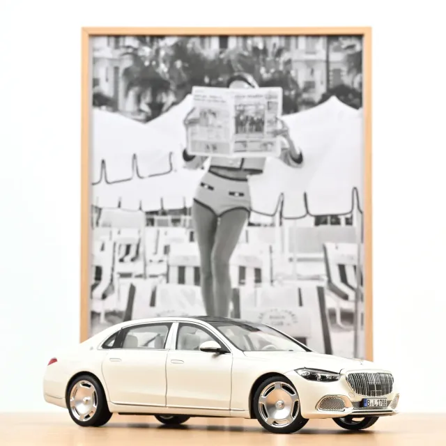 Norev Mercedes-Maybach S 680 1/18 voiture miniature blanc